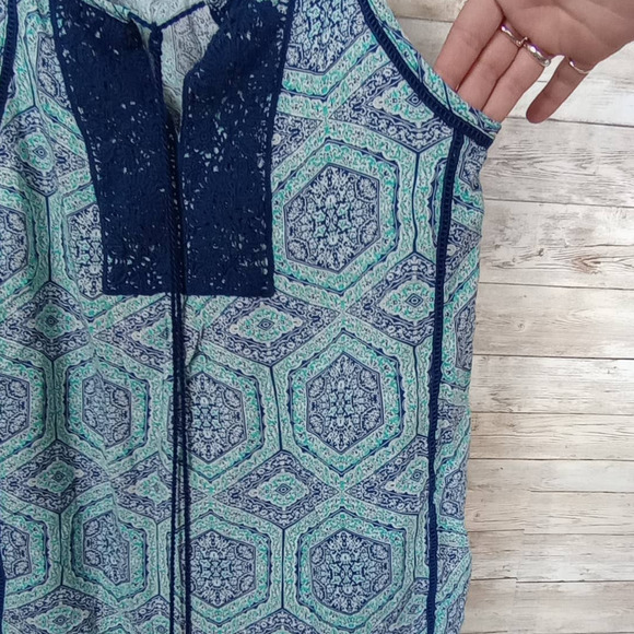 SOLITAIRE Women's Blue Crochet Patterned Sleeveless Tank Top Size S - Picture 5 of 8